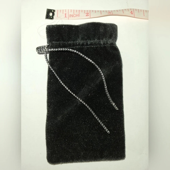 Black velvet handmade pouch - Picture 2 of 3